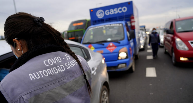 239 retornados y 18 detenidos: 58 mil automóviles salieron este fin de semana largo desde la capital