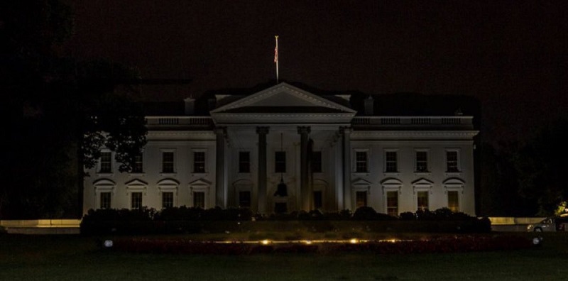 Histórico momento en EE.UU.: apagan luces de la Casa Blanca tras violenta jornada de protestas