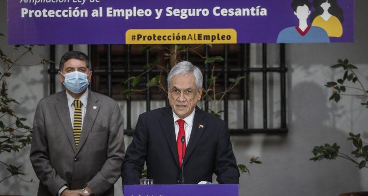 Piñera firma proyecto para ampliar Ley de Protección de Empleo y beneficios del Seguro de Cesantía