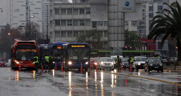 Aumenta número de vehículos circulando por la capital a pesar de la cuarentena y los controles