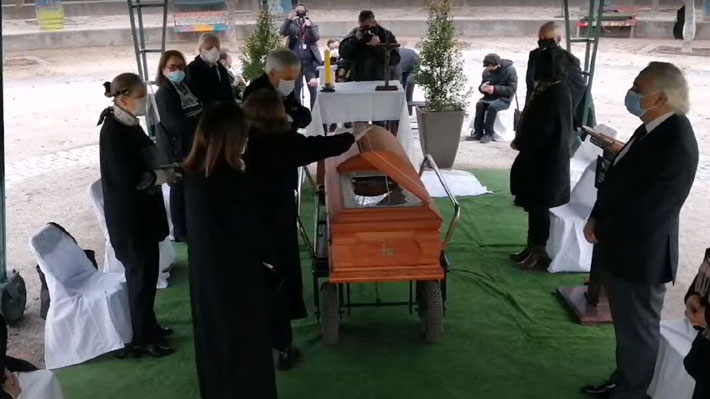 primo de Piñera y criticada respuesta por número de asistentes a funeral