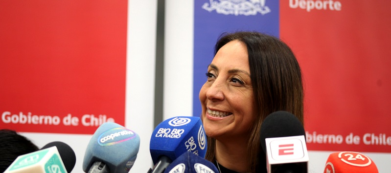 Ministra Pérez ante vuelta del fútbol nacional