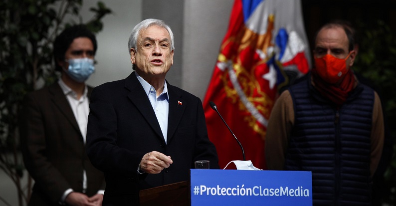 Piñera anuncia plan de apoyo a la clase media