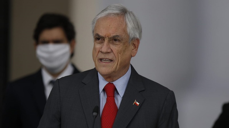 Piñera anuncia plan fortalecido de protección a la clase media