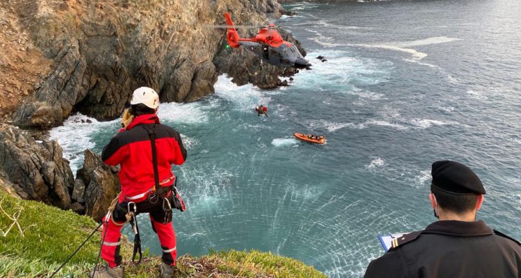 Adolescente muere tras caer desde 35 metros de altura en sector Punta Ángeles en Valparaíso