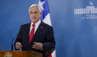 Hasta el Congreso llegaron los cacerolazos: protestas marcan inicio de Cuenta Pública de Piñera