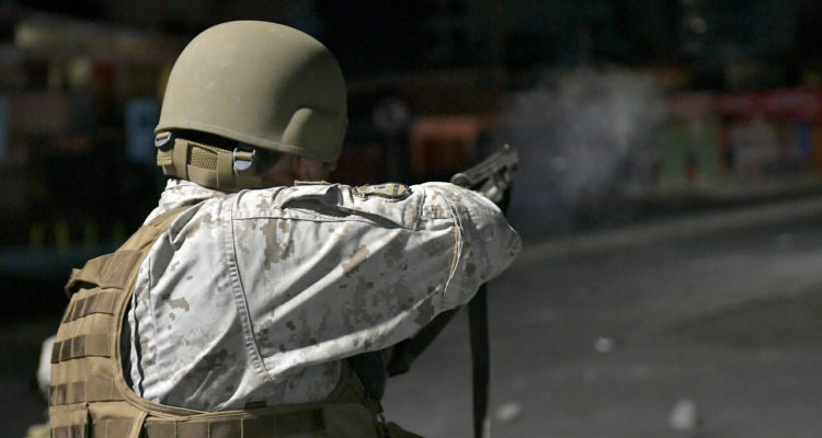 Familia de joven baleado interpone querella contra militares que le dispararon en confuso incidente