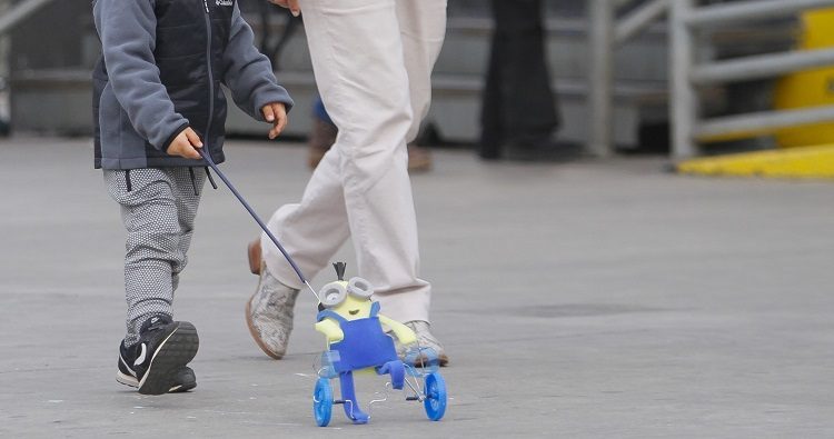 Subsecretaria Daza anuncia que trabajan en plan para que los niños puedan salir a la calle