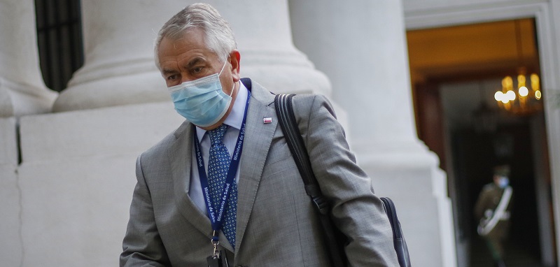 "Jamás hemos tratado de ocultar información": ministro Paris vuelve a defender gestión ante pandemia