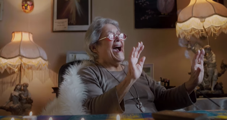 Abuela de 88 años que escribió una tema terminó cantando con Beto Cuevas y Los Auténticos Decadentes