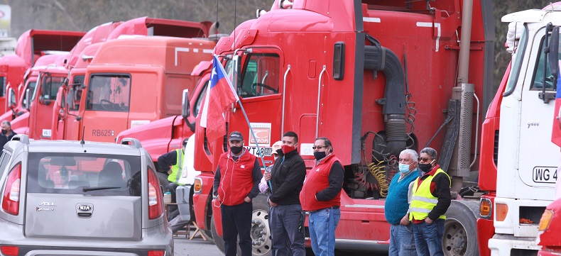 Camioneros anuncian que llegaron a un acuerdo con el Gobierno y finalizan el paro