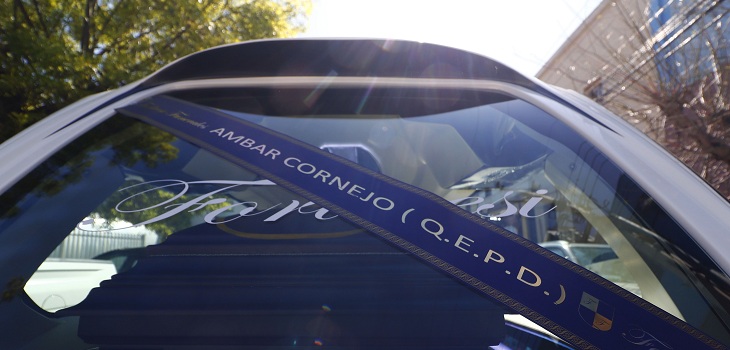 Inician funerales de Ámbar Cornejo: personas comienzan a reunirse para su último adiós