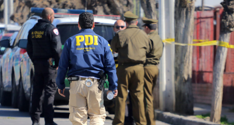 Mujer fue hallada muerta en La Pintana: se trataría de un femicidio