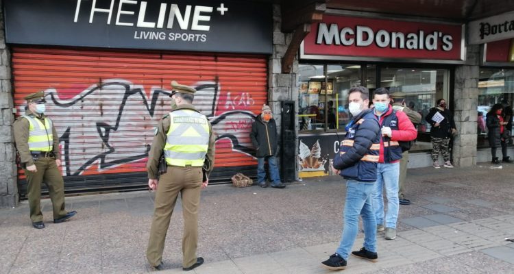 Hombre con COVID-19 escapa de residencia sanitaria y es encontrado en las afueras de un McDonald´s