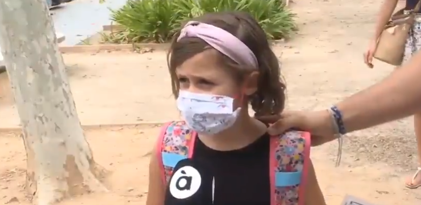frase de niña en España por el uso de las mascarillas se convierte en viral