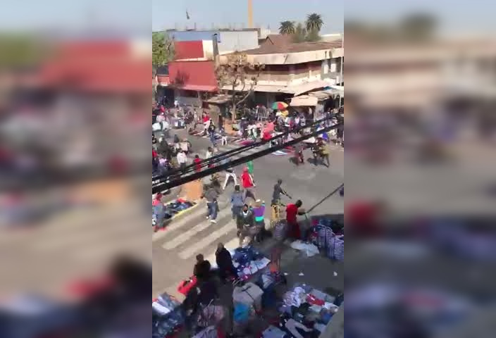 registran violento enfrentamiento de vendedores ambulantes en Barrio Meiggs