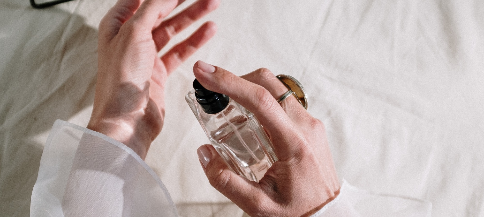 5 tips para identificar si un perfume es verdadero o falso, según expertos