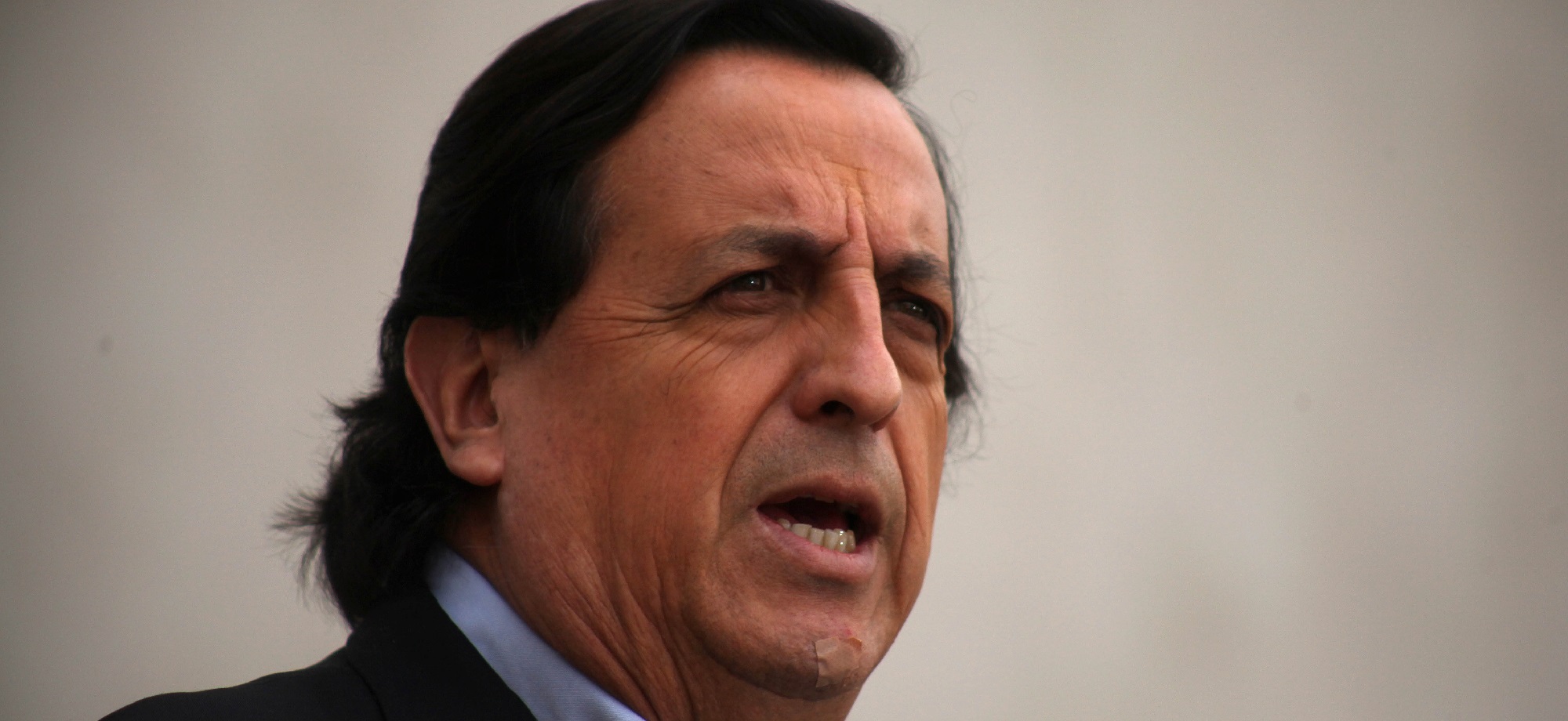 Víctor Pérez catalogó como "fundamental" respaldo a Carabineros y llamó a políticos a "no prejuzgar"