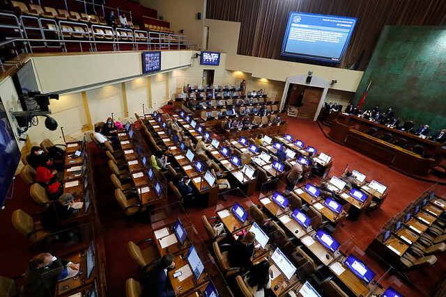 Cámara aprueba proyecto que obliga a partidos a condenar la violencia: ahora vuelve a comisión