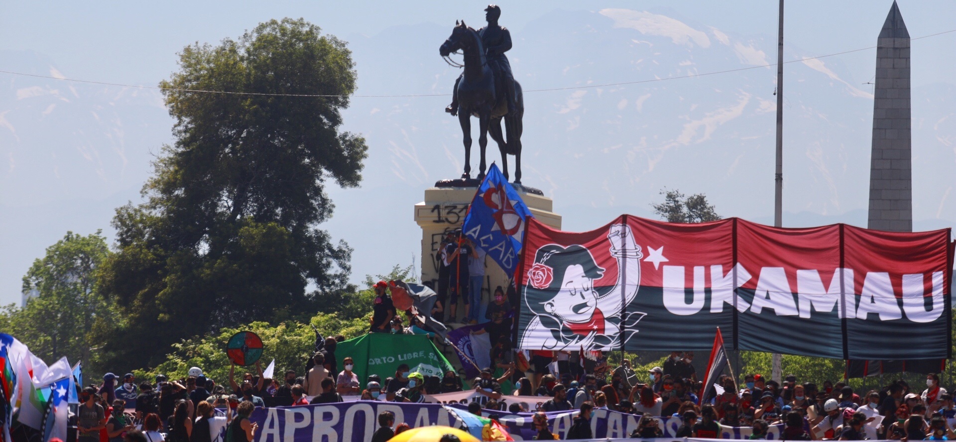 Primer año del 18-O: manifestantes llegan desde distintos puntos de la capital a Plaza Baquedano