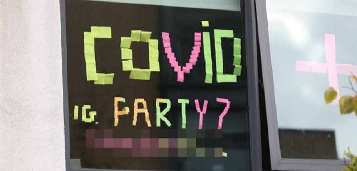 Fiesta COVID positivo en U. de Manchester | Metro UK