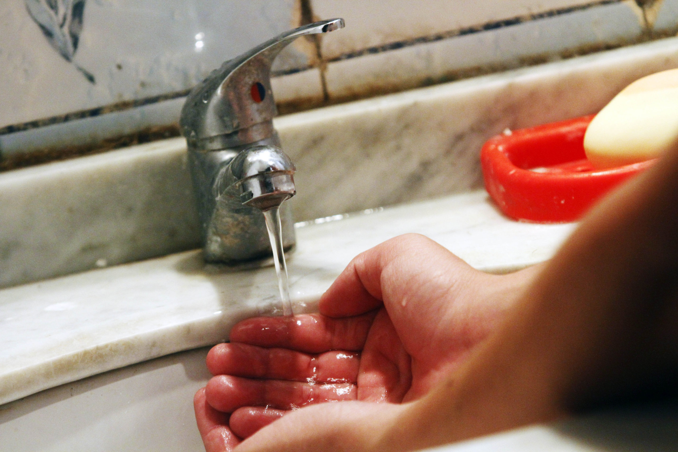 No habrá cortes de agua hasta abril de 2021: empresas extienden acuerdo en contexto de pandemia