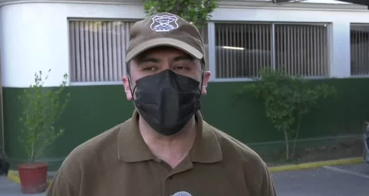 Carabinero controlado afuera de casa de fiscal Chong se querella por abusos contra particulares