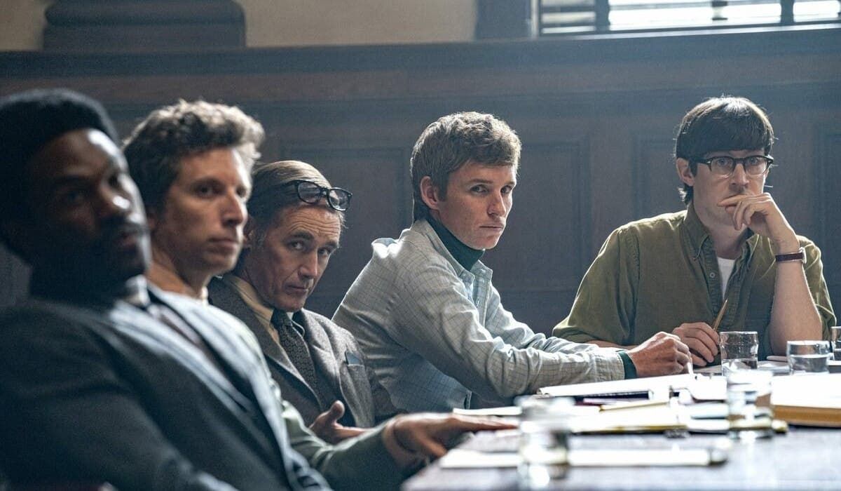 La historia real que inspiró la nueva película de Netflix 'El juicio de los 7 de Chicago'