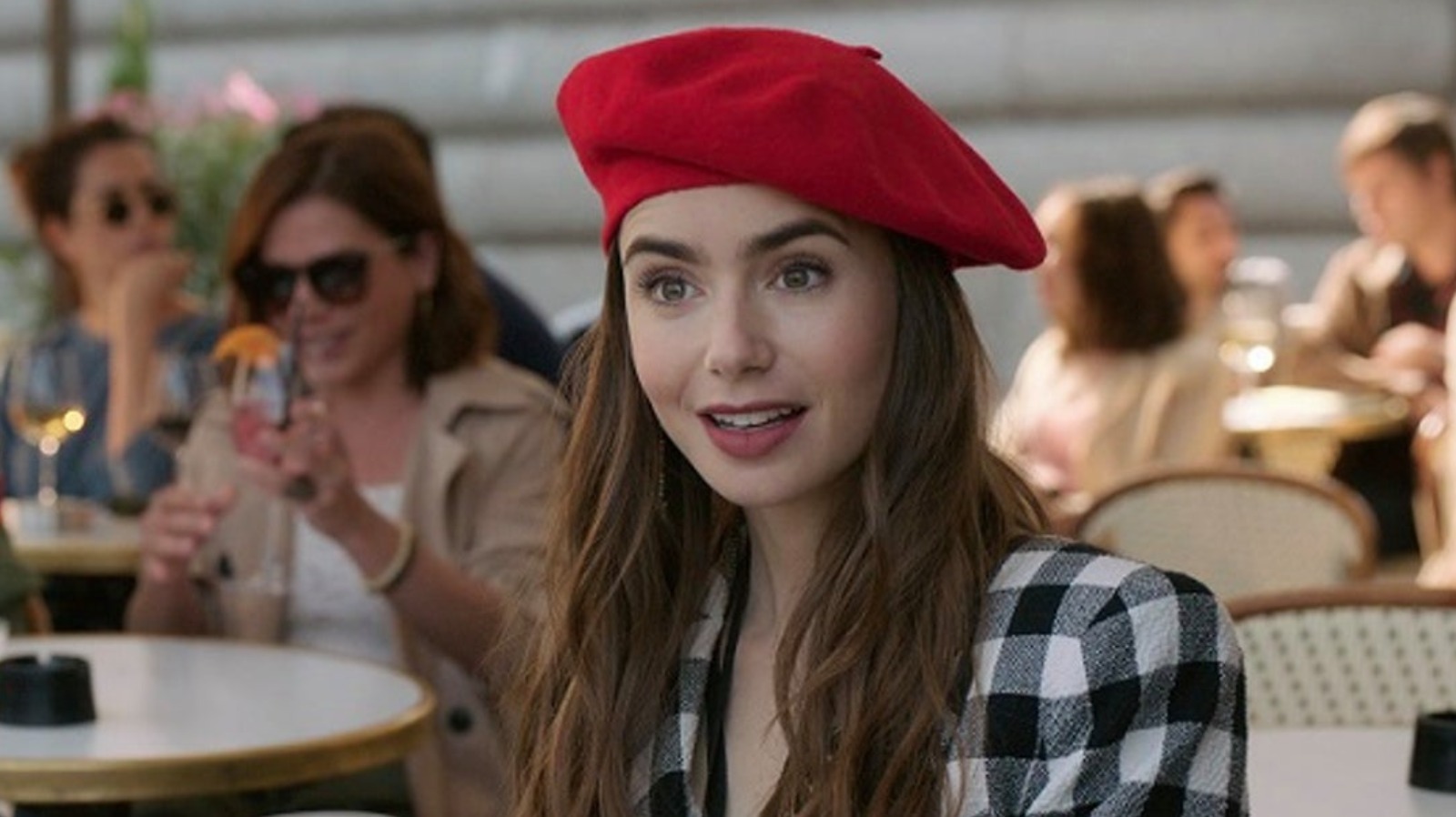 Emily En Paris Cuantos Capitulos Tiene