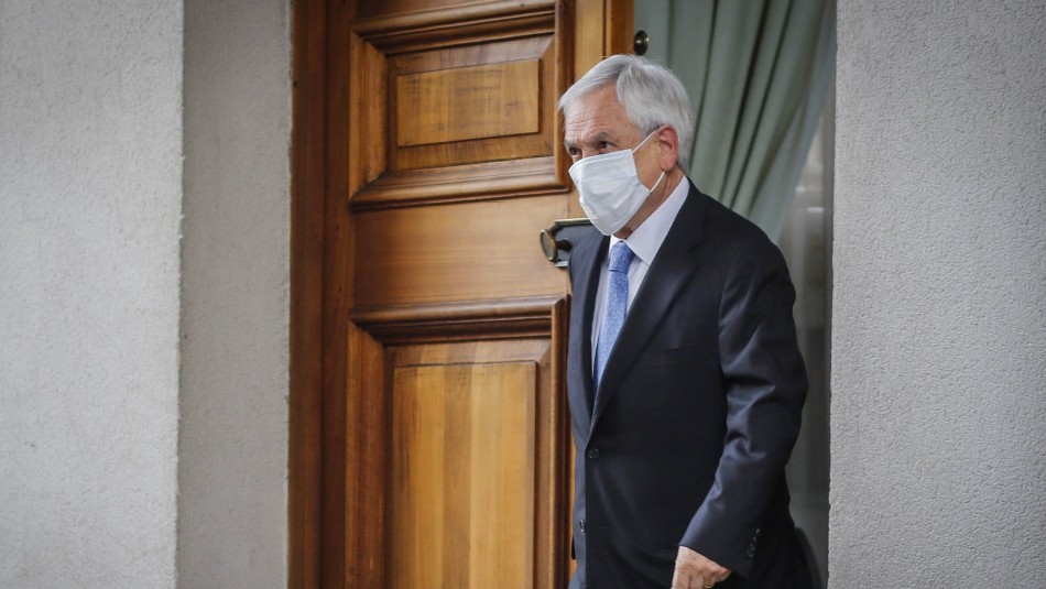 Piñera expresa su "profundo respaldo" a Carabineros pero condena "atentados a los DDHH"