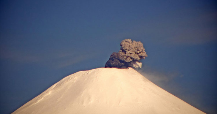 sismo y una explosión moderada a nivel del cráter se registró en el Volcán Villarrica