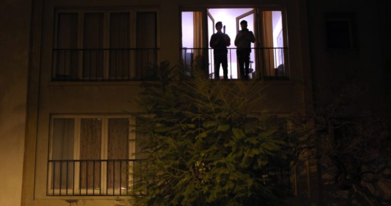 El 73% de brotes de covid-19 en Chile se da en reuniones dentro de casa