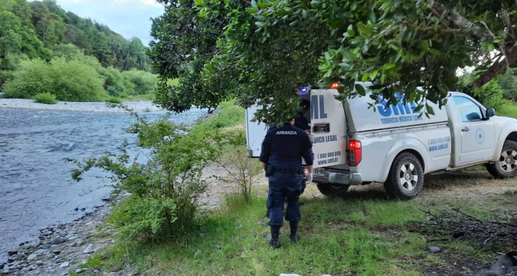 Mujer muere ahogada tras rescatar a su hija en río Toltén de Villarrica