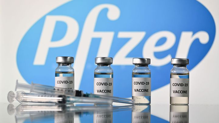 Reino Unido es el primer país en autorizar una vacuna contra el covid-19: estará disponible en días