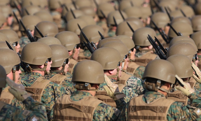 Ejército admite por primera vez en sus filas a un hombre trans