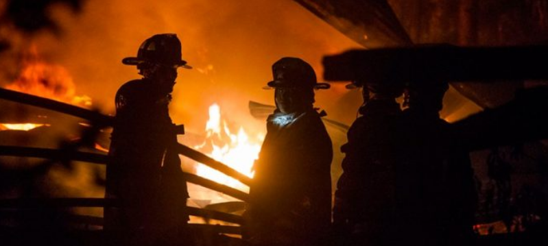 Tres cabañas destruidas dejan dos nuevos ataques incendiarios en Contulmo