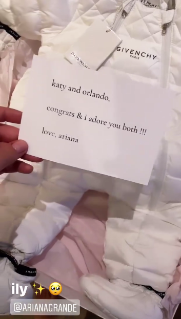 Katy Perry mostró costoso regalo que le envió Ariana Grande por el nacimiento de su hija Daisy