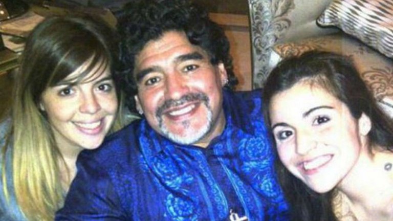 El sencillo pero significativo tatuaje que hijas de Maradona se hicieron en homenaje a su padre