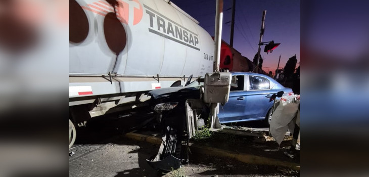 Tren de carga y vehículo protagonizan colisión en Camino a Melipilla en la comuna de Maipú