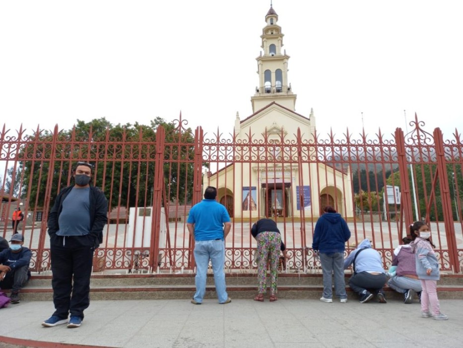 Peregrinos llegan a Santuario de Lo Vásquez pese a prohibición y contraviniendo normas sanitarias
