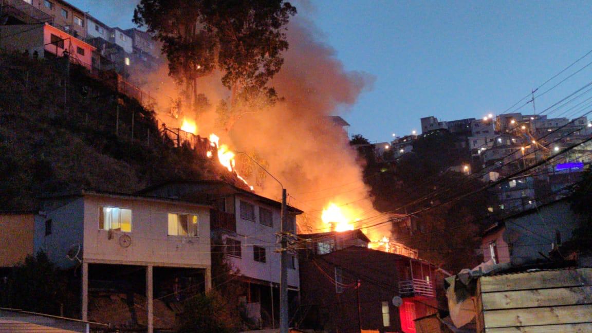 Confirman muerte de niña en incendio ocurrido en Cerro Las Cañas