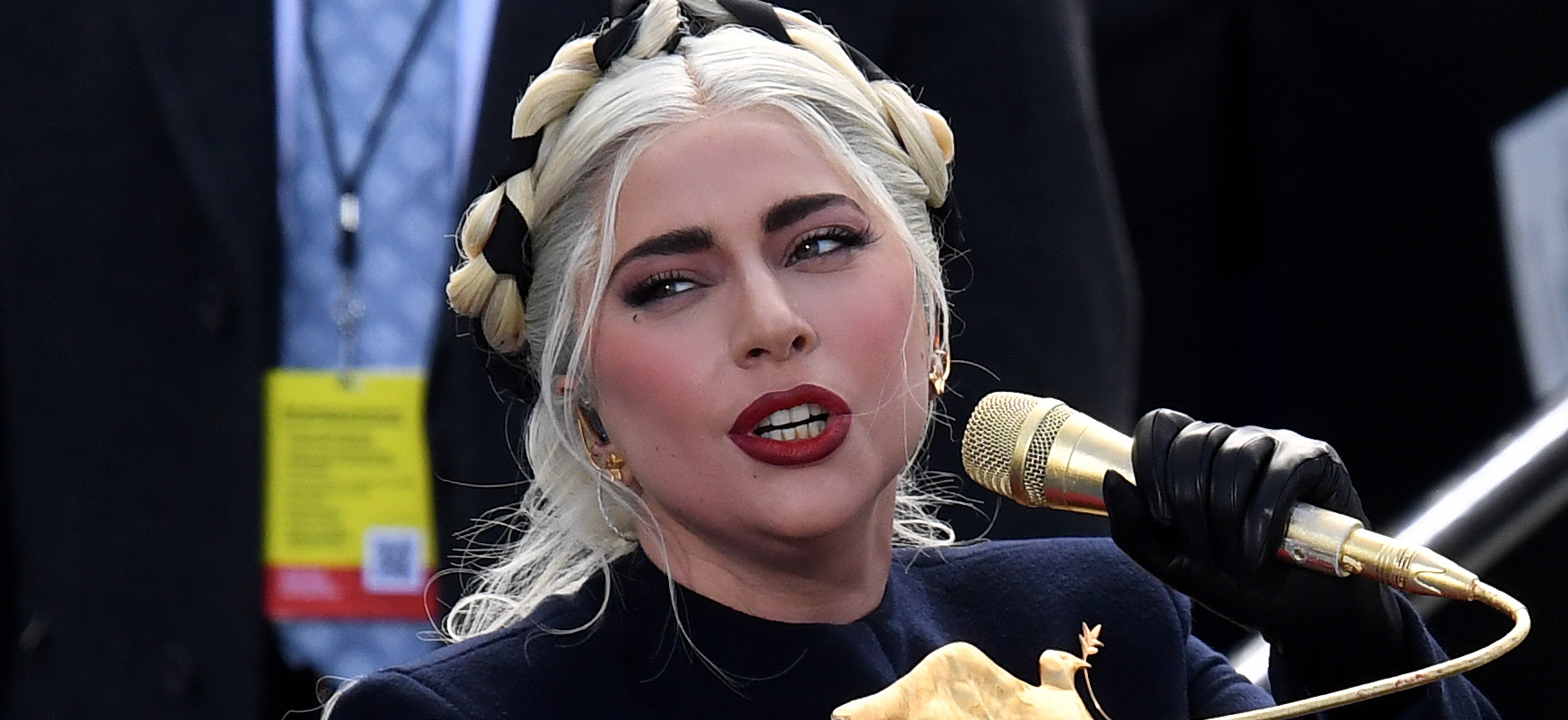 Look de Lady Gaga en investidura de Biden recordó a "Los Juegos del Hambre": incluyó potente símbolo