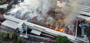 Reportan daños totales en UCI pediátrica tras incendio de Hospital San Borja