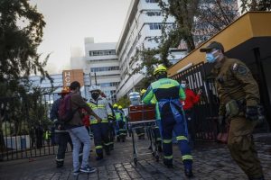 Hospital San Borja paralizará al menos una semana por incendio y ya cuenta US$1 millón en pérdidas