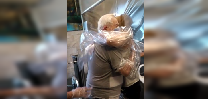 hombre de 95 años se reencontró con su hija tras un año separados por la cuarentena