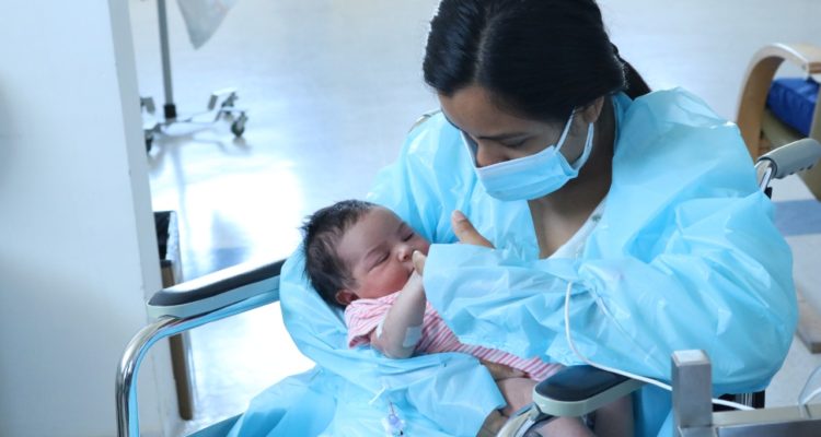 Toda una travesía: la historia de Ema, la primer bebé de 2021 nacida en Hospital de Concepción