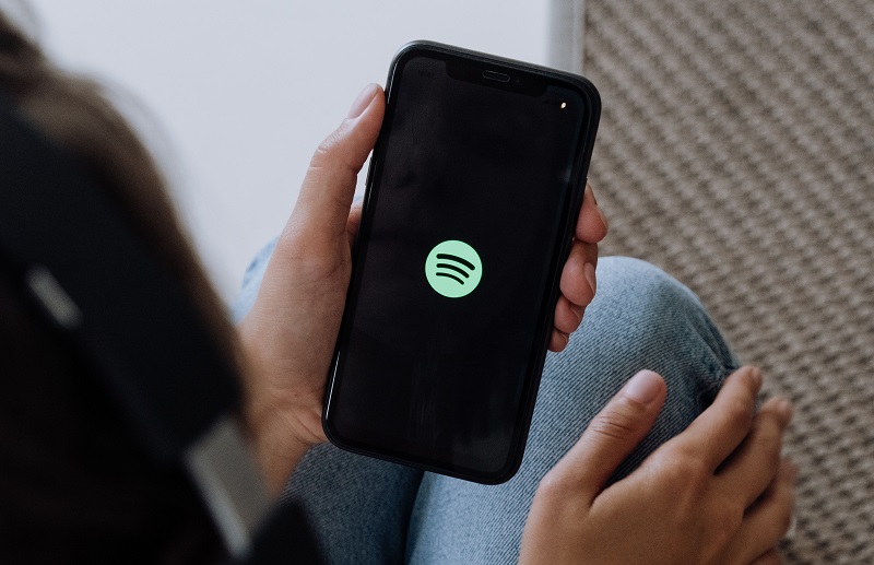 Spotify ahora puede escuchar nuestro ambiente y estado de ánimo para recomendarnos canciones