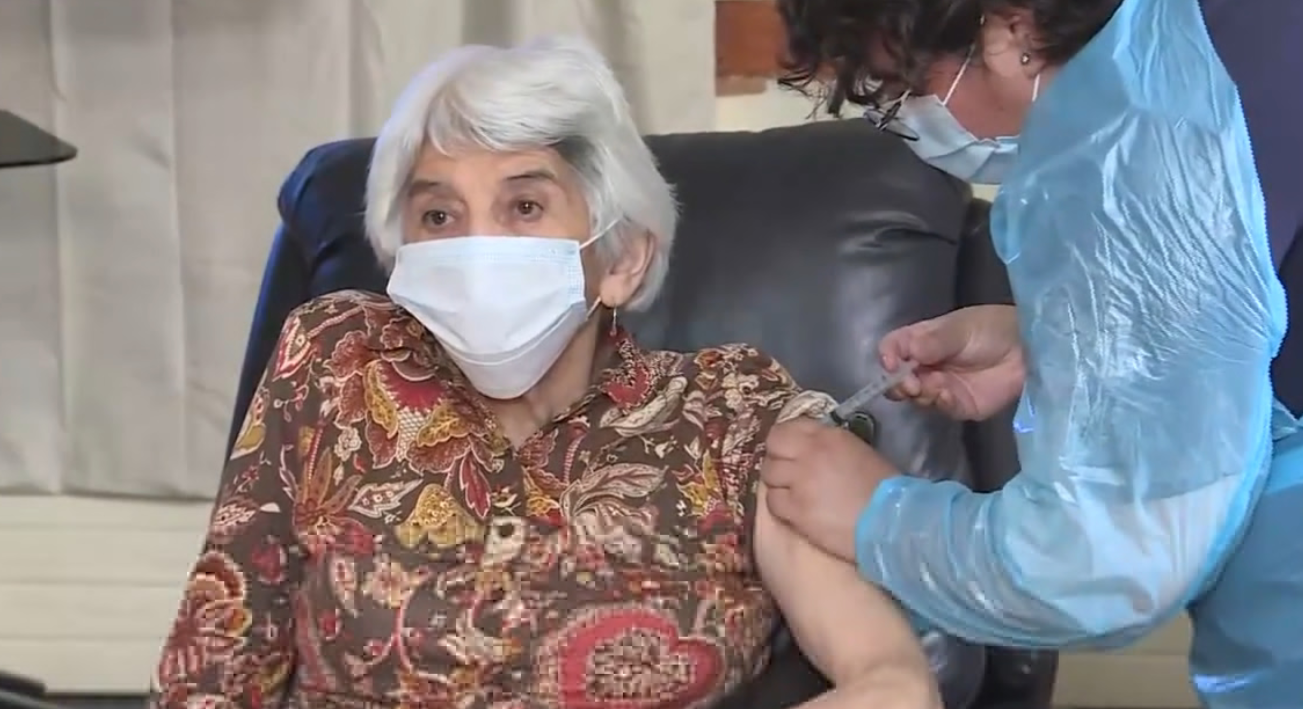 Gobierna inicia proceso de vacunación de adultos mayores en la región de Coquimbo