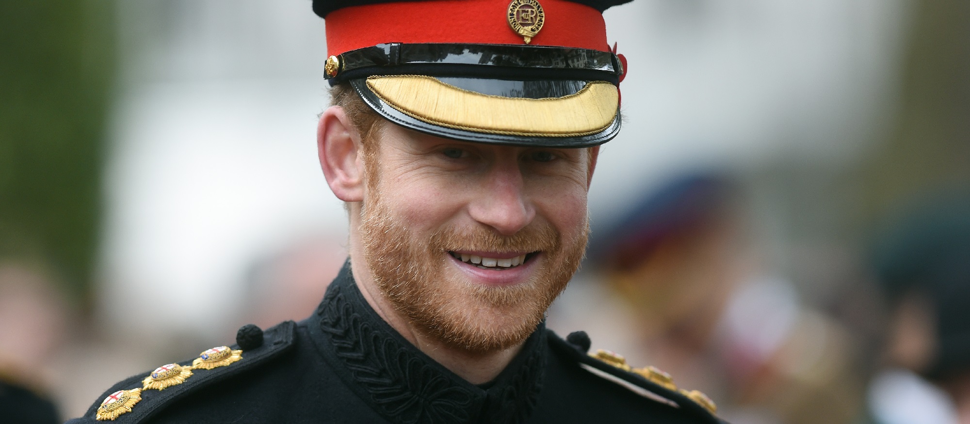 Príncipe Harry dará la "pelea": quiere mantener títulos militares pese a negativa de la reina Isabel