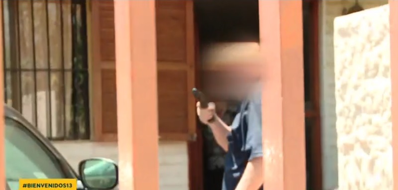 Mujer enfrentó a sus arrendatarios y la amenazaron con un arma: 'Bienvenidos' captó imágenes en vivo